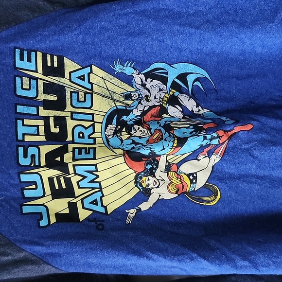 Long sleeve justice league shirt - Picture 2 of 3